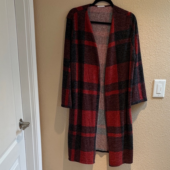 Chic Soul Sweaters - ⭐️LAST CHANCE⭐️ Chic Soul Plaid Open-Front Cardigan - Red and Black